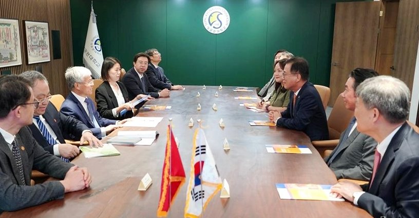 Li Shucai Visits South Korea for Educational Exchanges